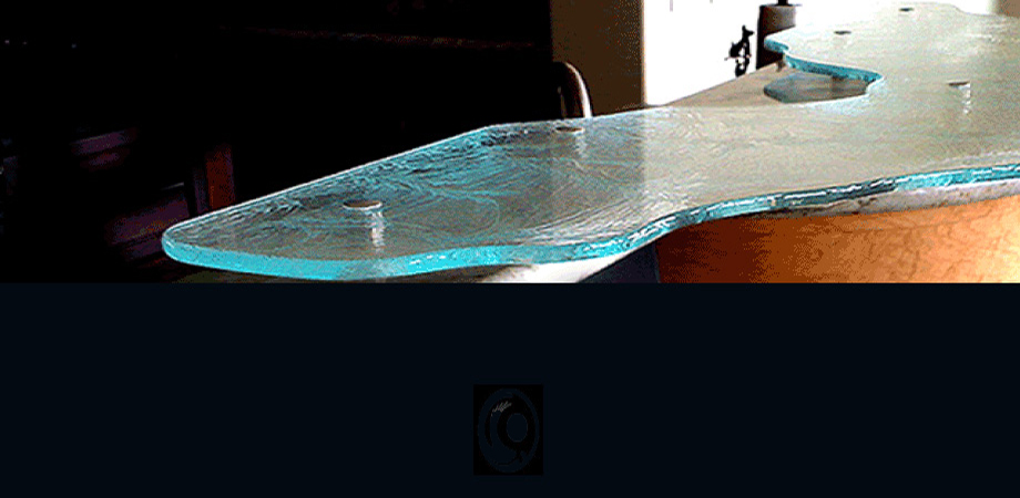 3/4" Onami Crystal™ surface sculpted winged glass counter